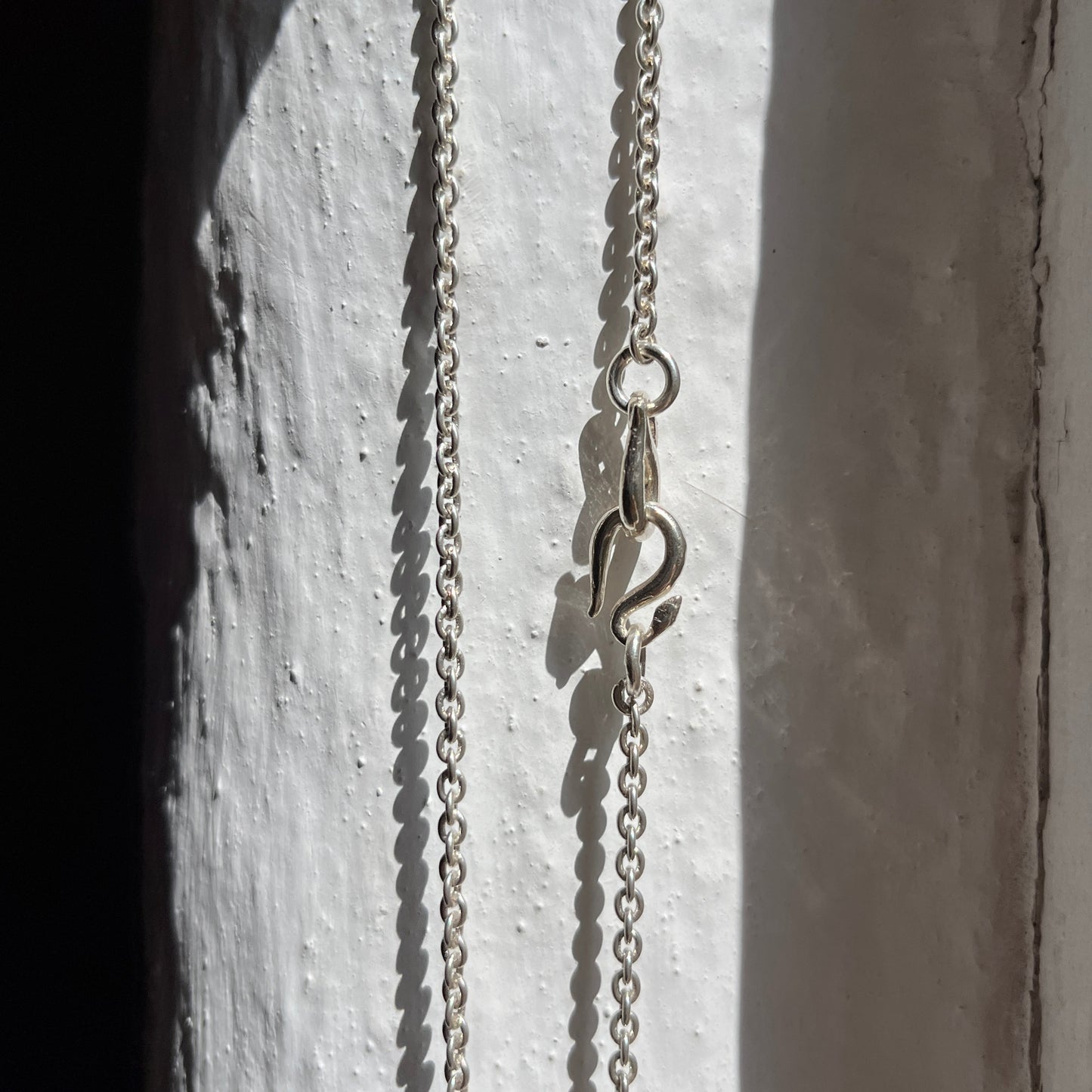 Dahalia Classic Cable-Link Silver Chain (Unisex)